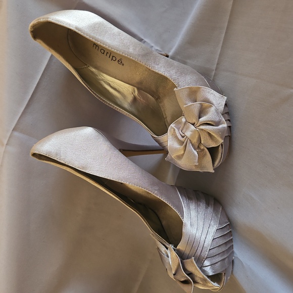 Maripé Silver 5" Heels Size 9 Women's - Picture 2 of 6